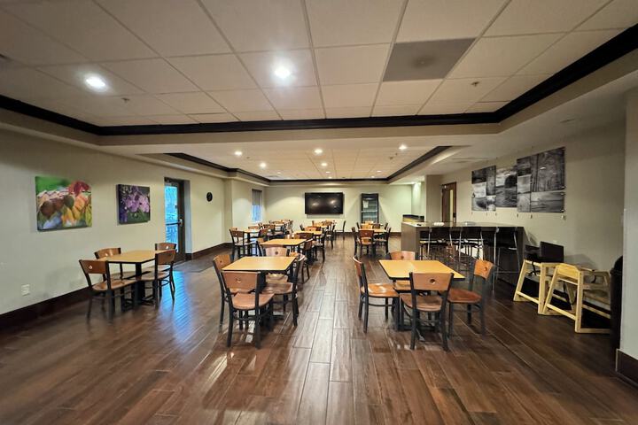 MainStay Suites Madison - Monona