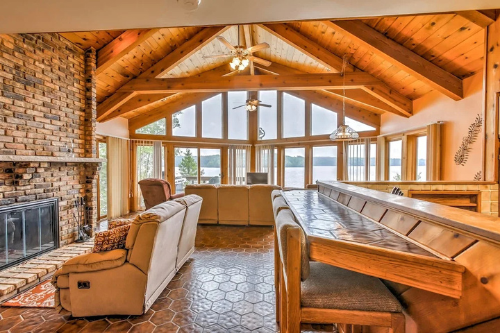 438midsu 4 Bedroom Home