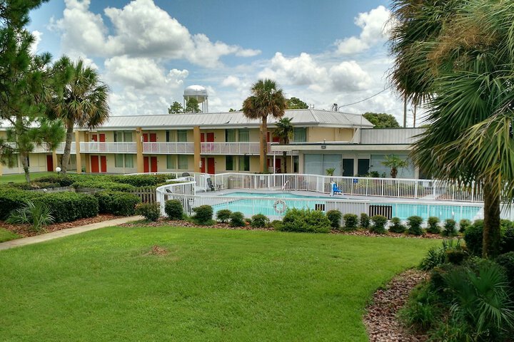 Pool 11 of 55