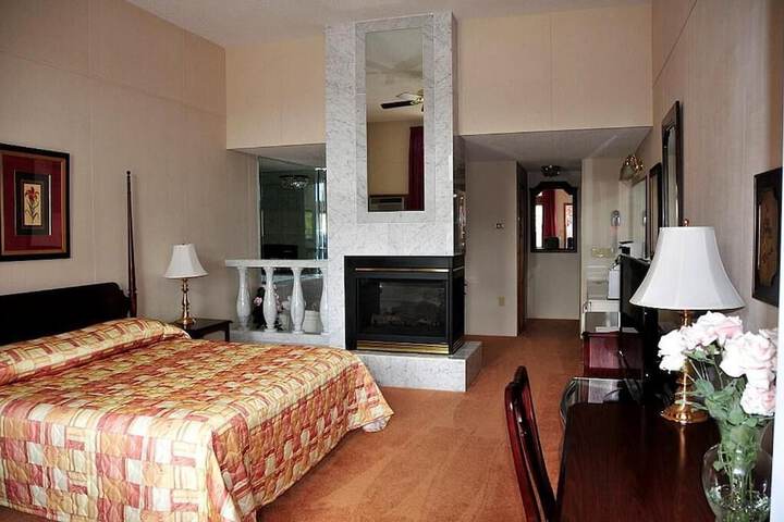 Lockport Inn & Suites