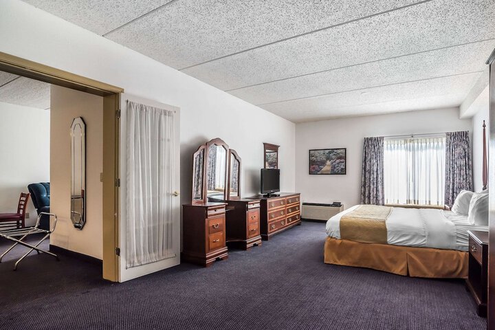 Room 27 of 36