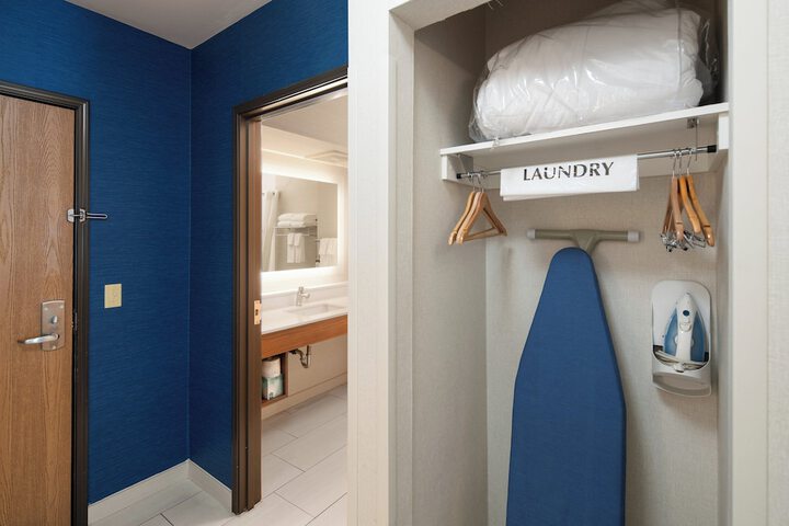 Holiday Inn Express & Suites Interstate 90 by IHG