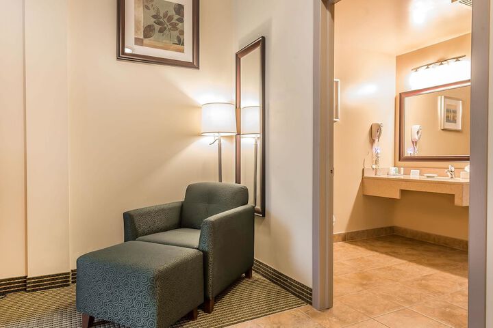 Room 21 of 108