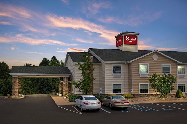 Red Roof Inn Charlestown