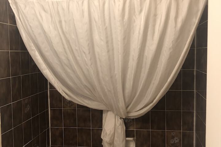 Room 42 of 103