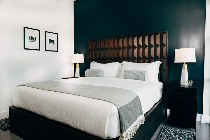 Room 28 of 59