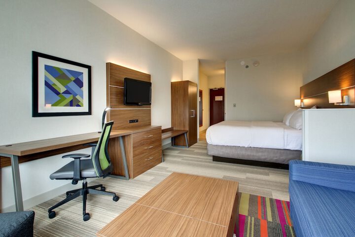 Holiday Inn Express & Suites Aurora - Naperville by IHG
