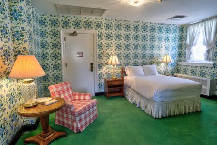 Room 131 of 200