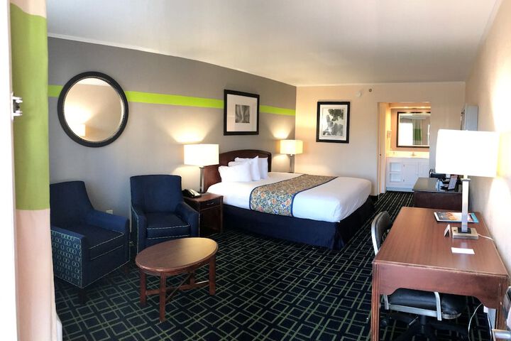 Room 30 of 48