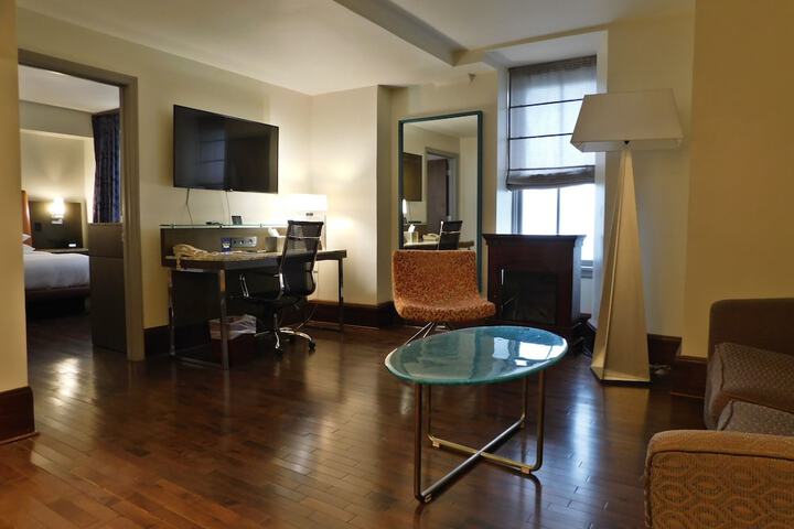 The Tudor Arms Hotel Cleveland - a DoubleTree by Hilton