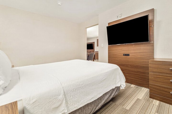 Room 228 of 348