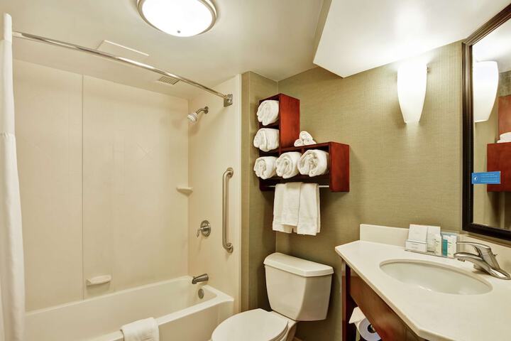 Room 25 of 52