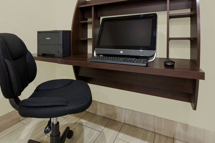 Business Center 14 of 14
