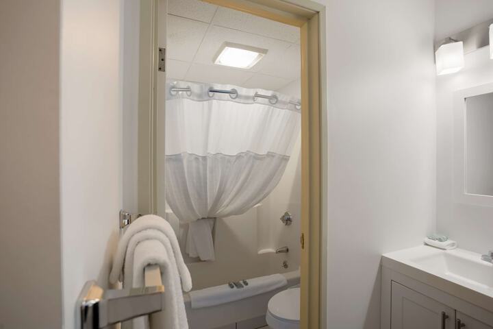 Room 11 of 29