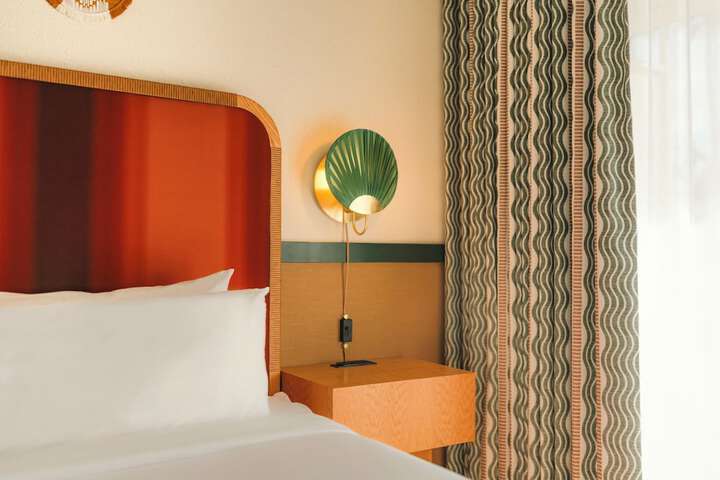 Room 30 of 42