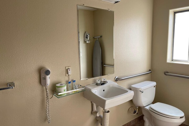 Room 42 of 71