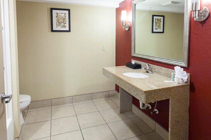 Room 12 of 38