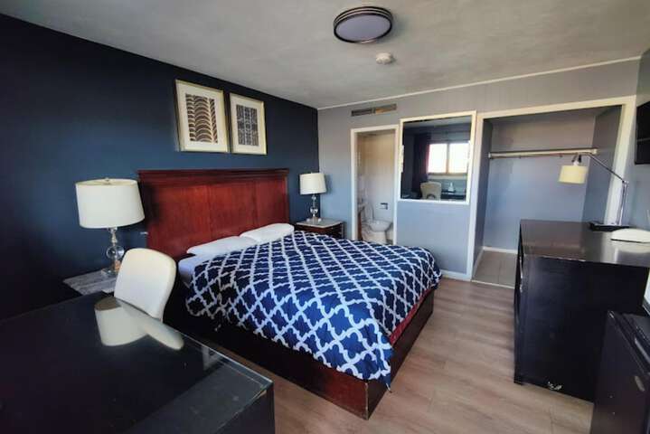 Room 9 of 25