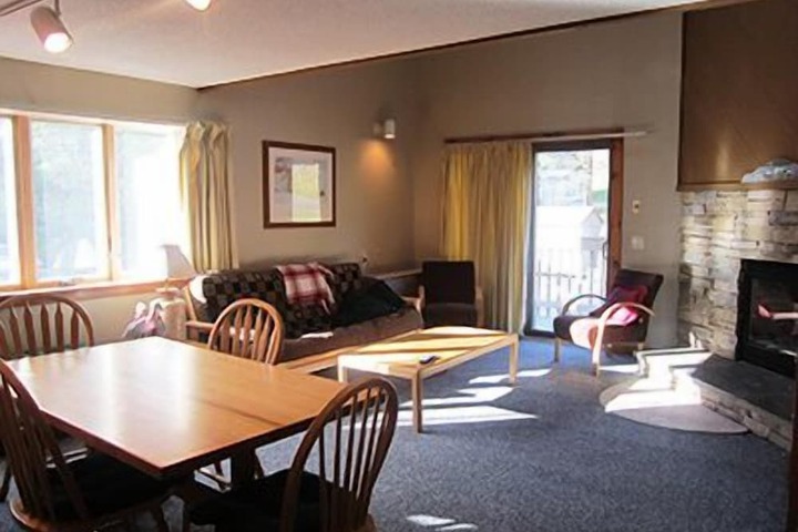 Room 10 of 15