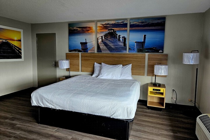 Days Inn by Wyndham Washington