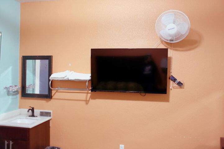 Room 35 of 53