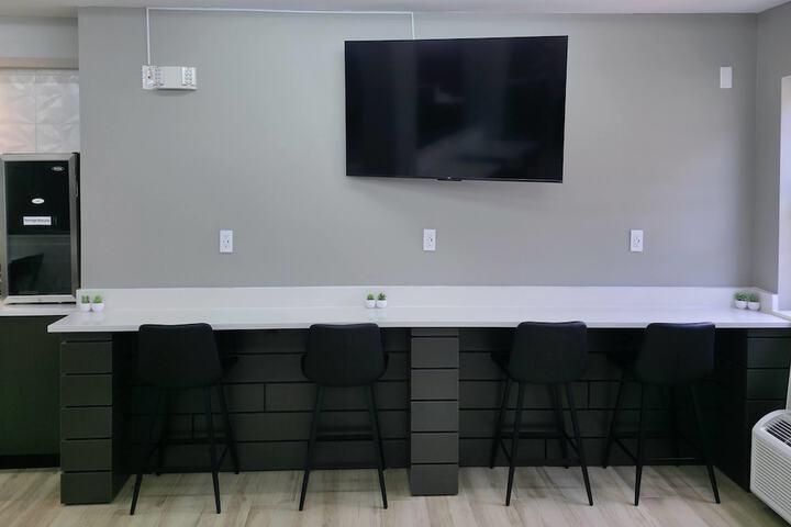 Microtel Inn & Suites by Wyndham Claremore