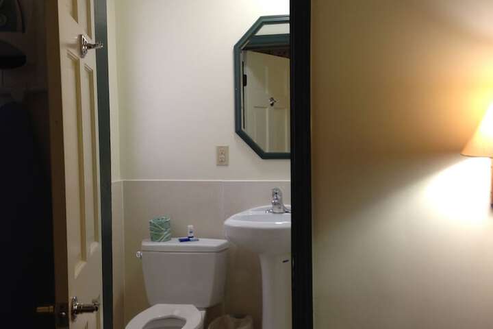 Room 8 of 19