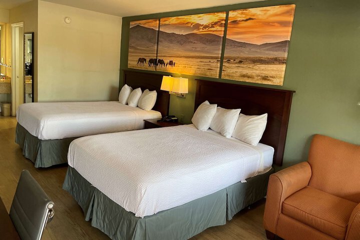 Room 34 of 40