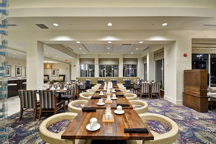 Dining 26 of 37