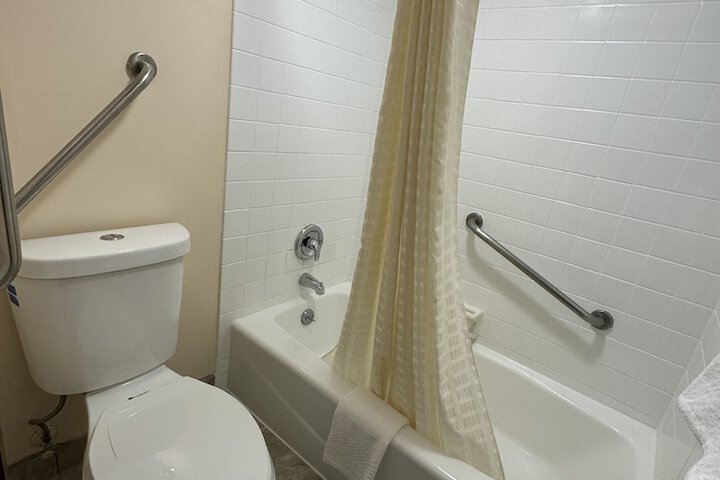 Room 16 of 35