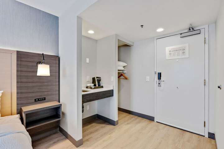 Room 45 of 134