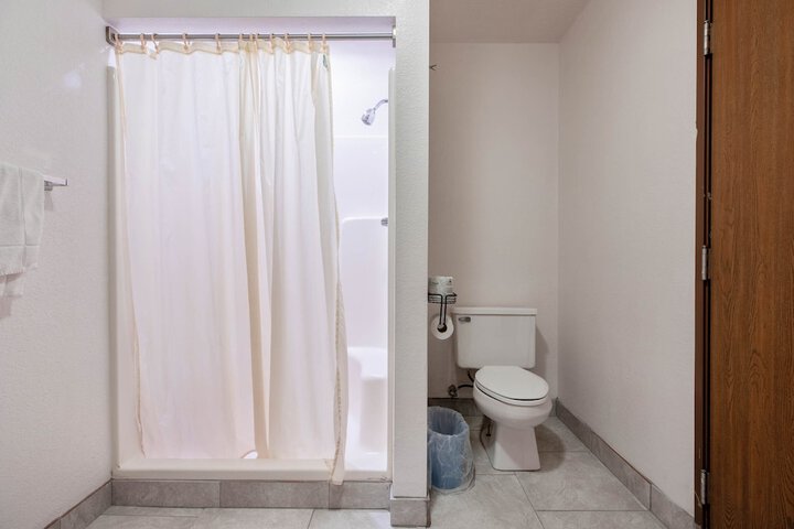 Room 32 of 73