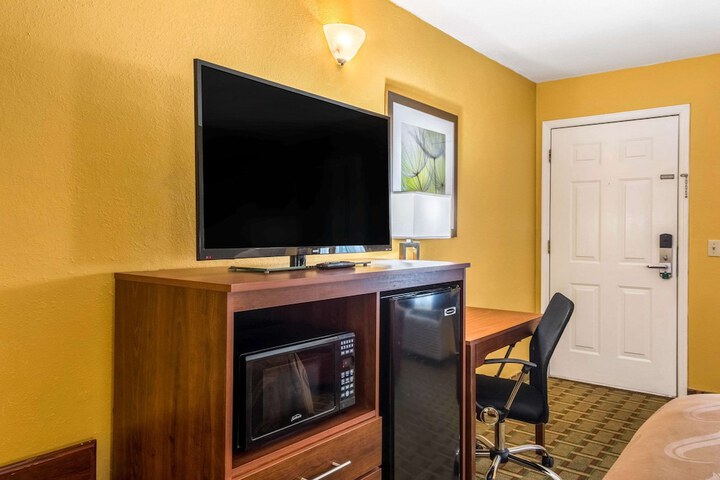 Room 16 of 29
