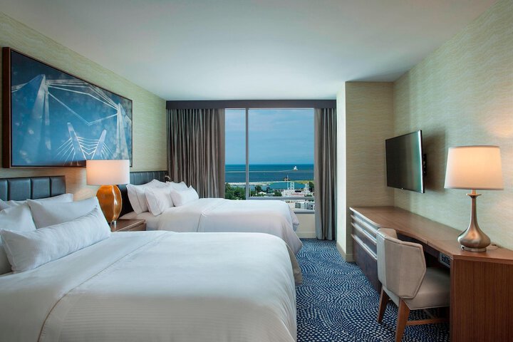 Room 34 of 62