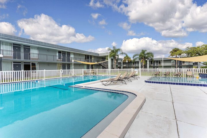 Pool 14 of 67