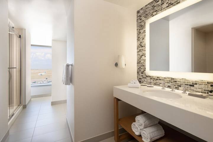 Room 45 of 82