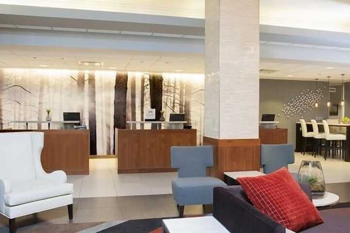 DoubleTree by Hilton Chicago - North Shore Conference Center