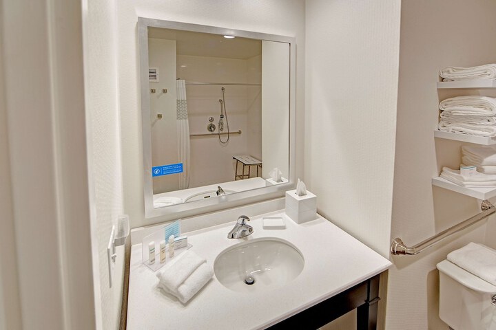 Room 17 of 42