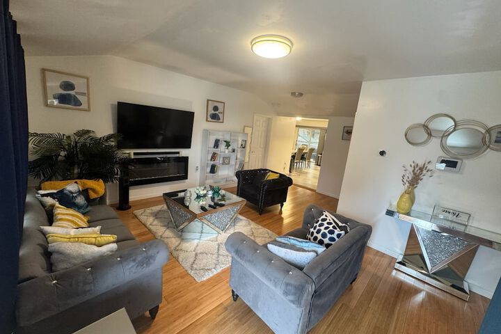 Spacious 3BR Family Home Near Everything