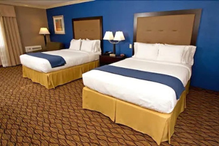 Room 16 of 39
