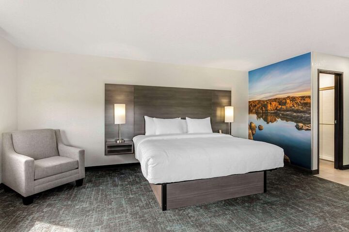 Room 14 of 28