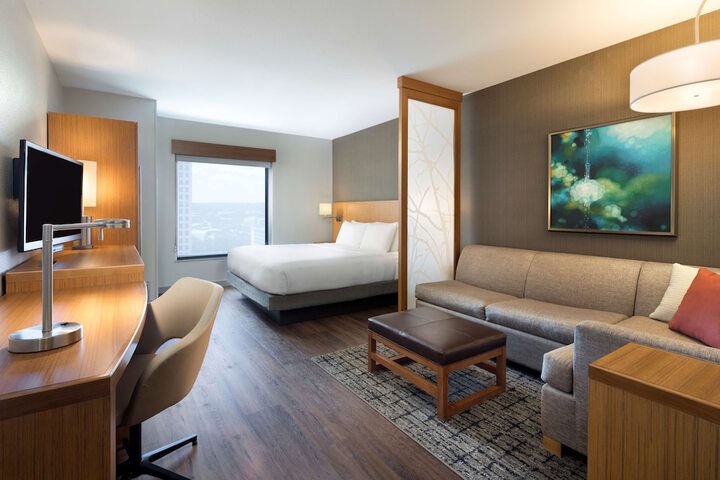 Room 10 of 40