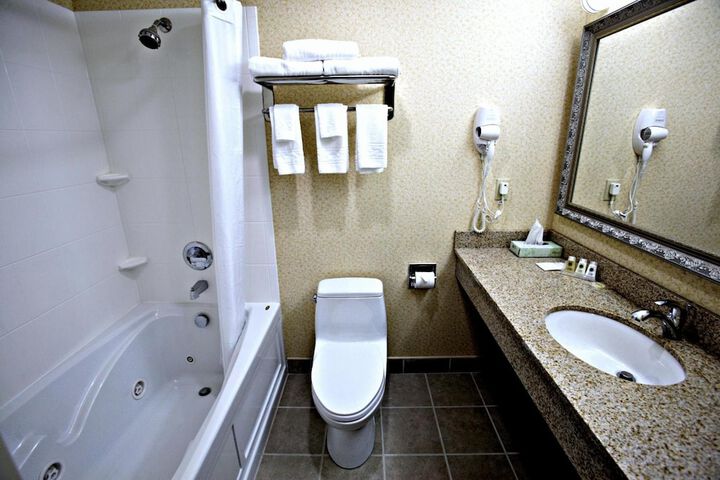 Room 10 of 31