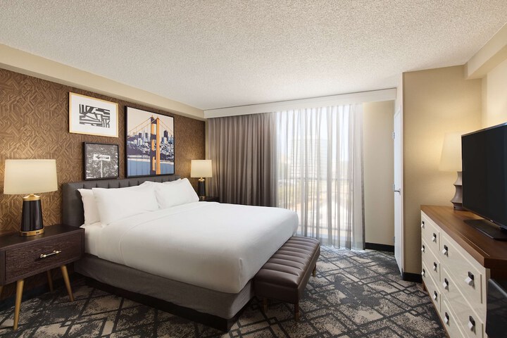 Room 32 of 51