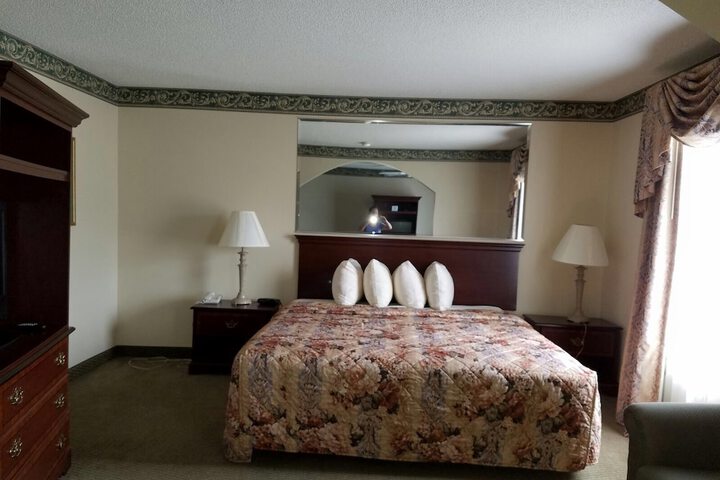 Room 11 of 15