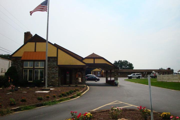 Soudersburg Motel