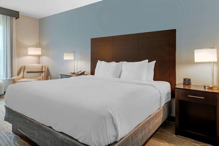 Room 34 of 40