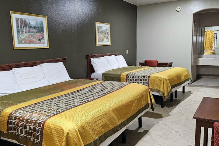 Room 70 of 121