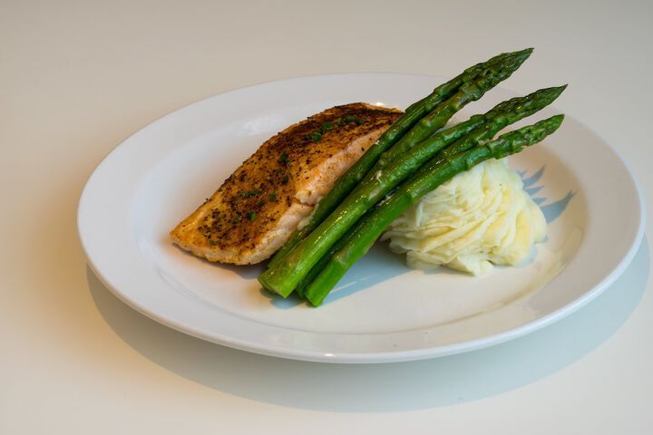 Dining 23 of 30