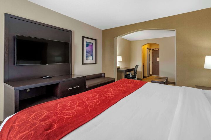 Room 7 of 32